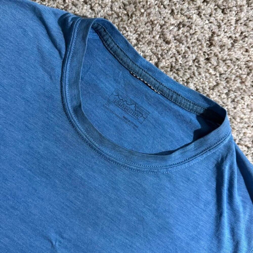 Patagonia Mens Medium Blue Capilene Performance Shirt Athletic Hiking Running